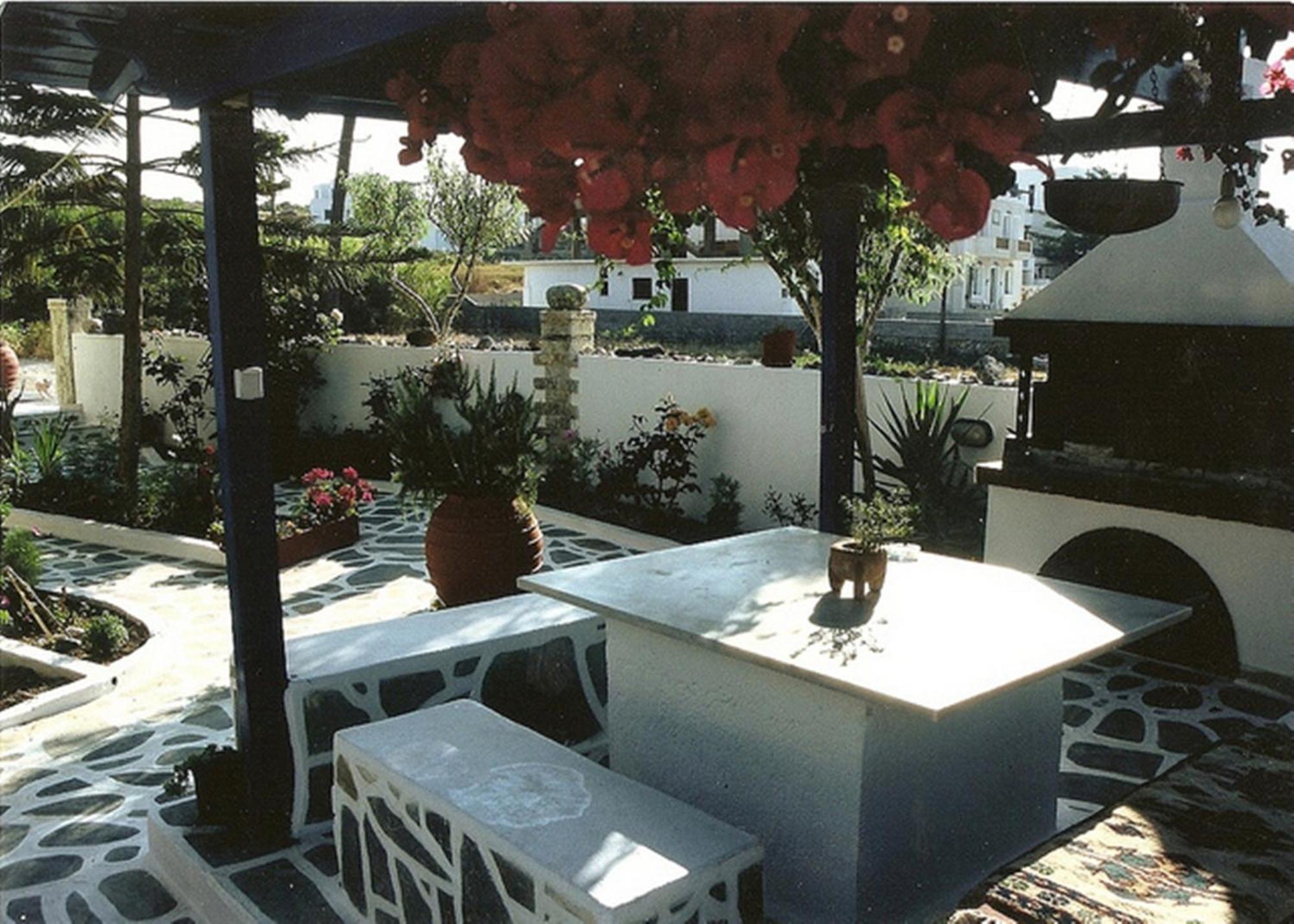 Tina'S Apartments アダマス エクステリア 写真